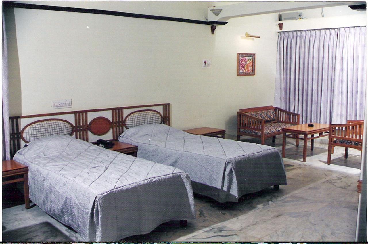 Amogha International Hotel Chitradurga Extérieur photo
