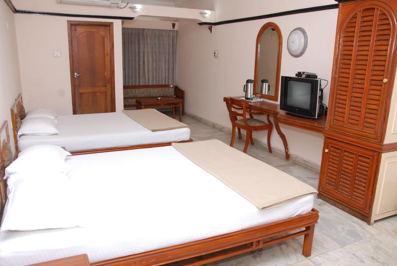 Amogha International Hotel Chitradurga Extérieur photo